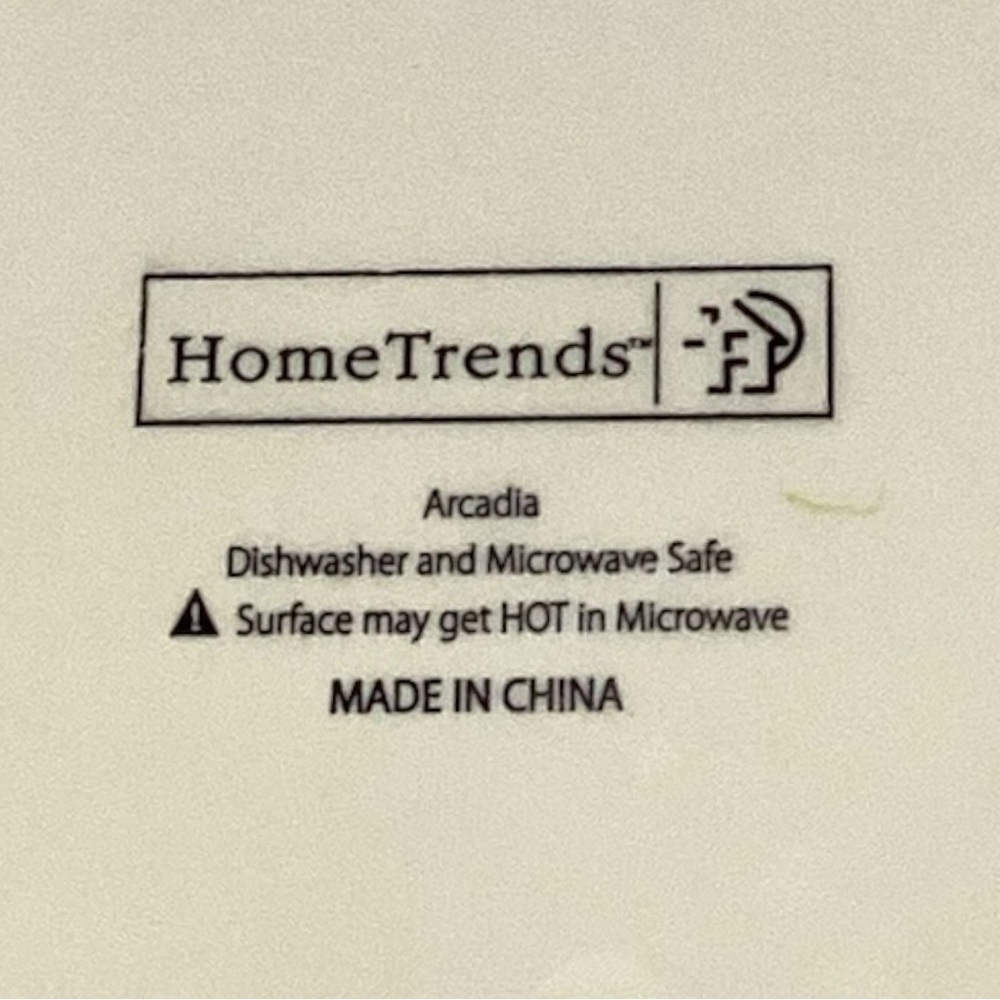 Home Trends Arcadia Stoneware Salad Plates Red with Leaves & Berries Set of 2 - Picture 3 of 4